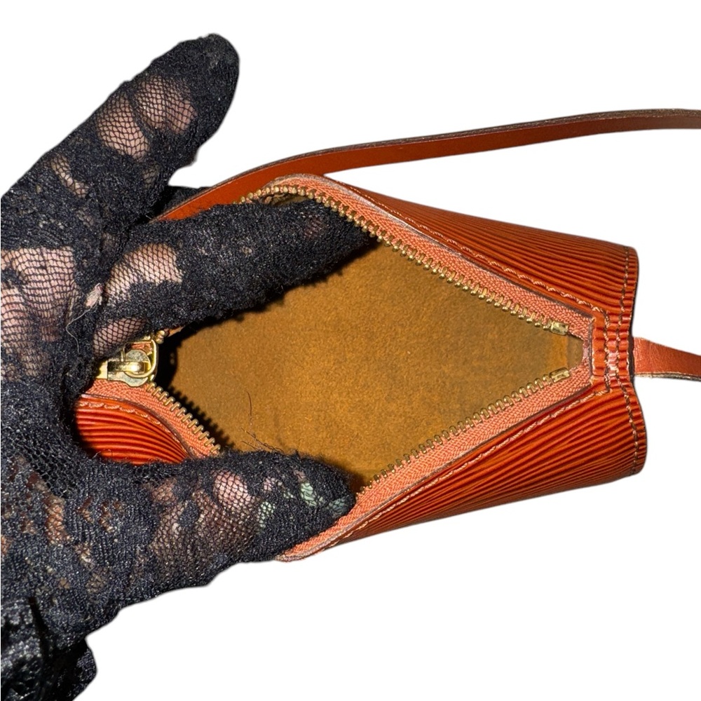 Louis Vuitton Vintage Papillon Epi Soufflot - with Baby Papillon in Kenyan Fawn - Picture 13 of 16